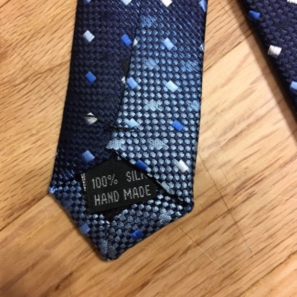 Hand Made, 100% Thai silk, Navy Blue with Pocka dot design, Men’s Tie - Picture 8 of 11
